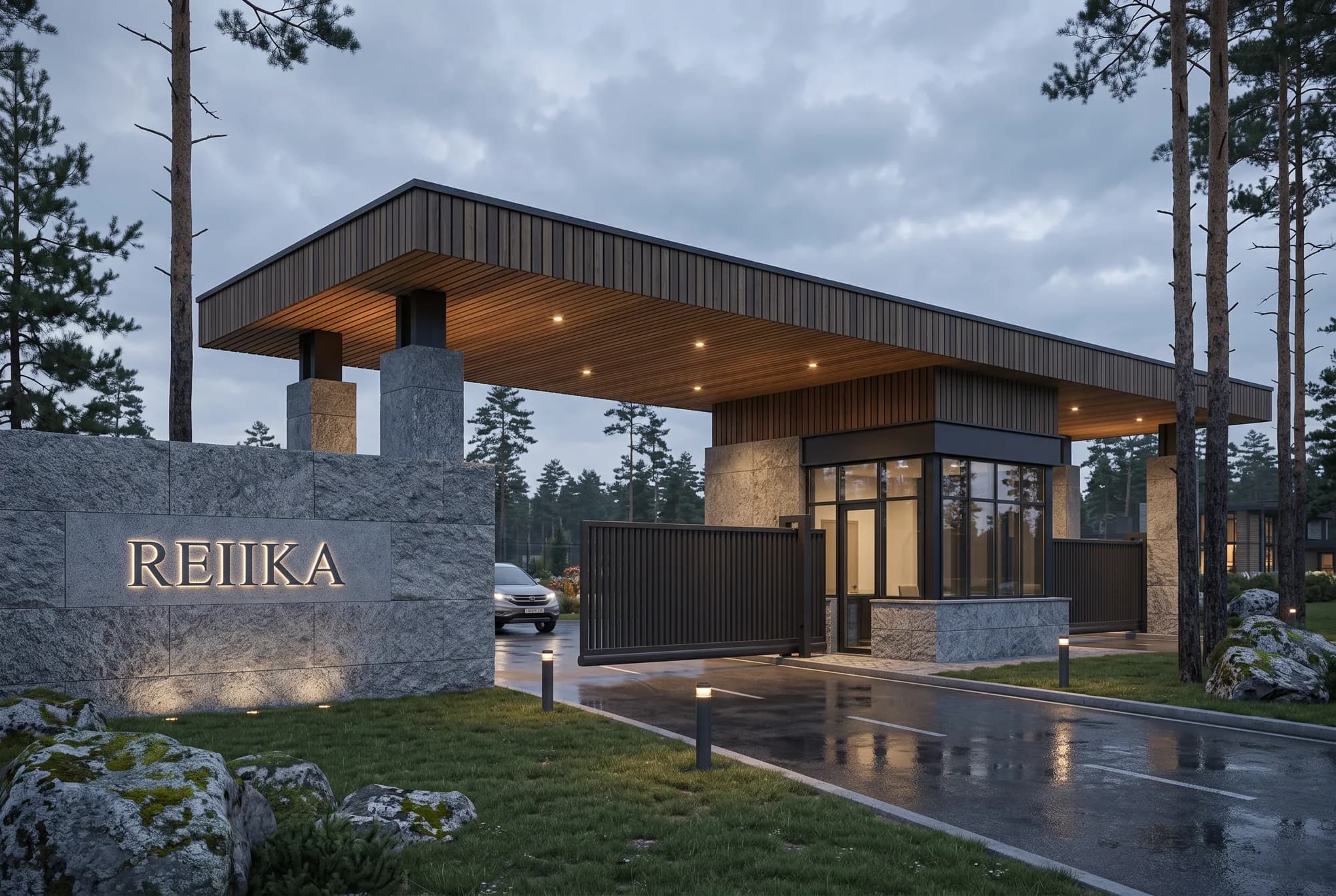 Въездная группа REIIKA — контрольно-пропускной пункт с подсвеченной гранитной стелой и деревянным навесом среди сосен в сумерках